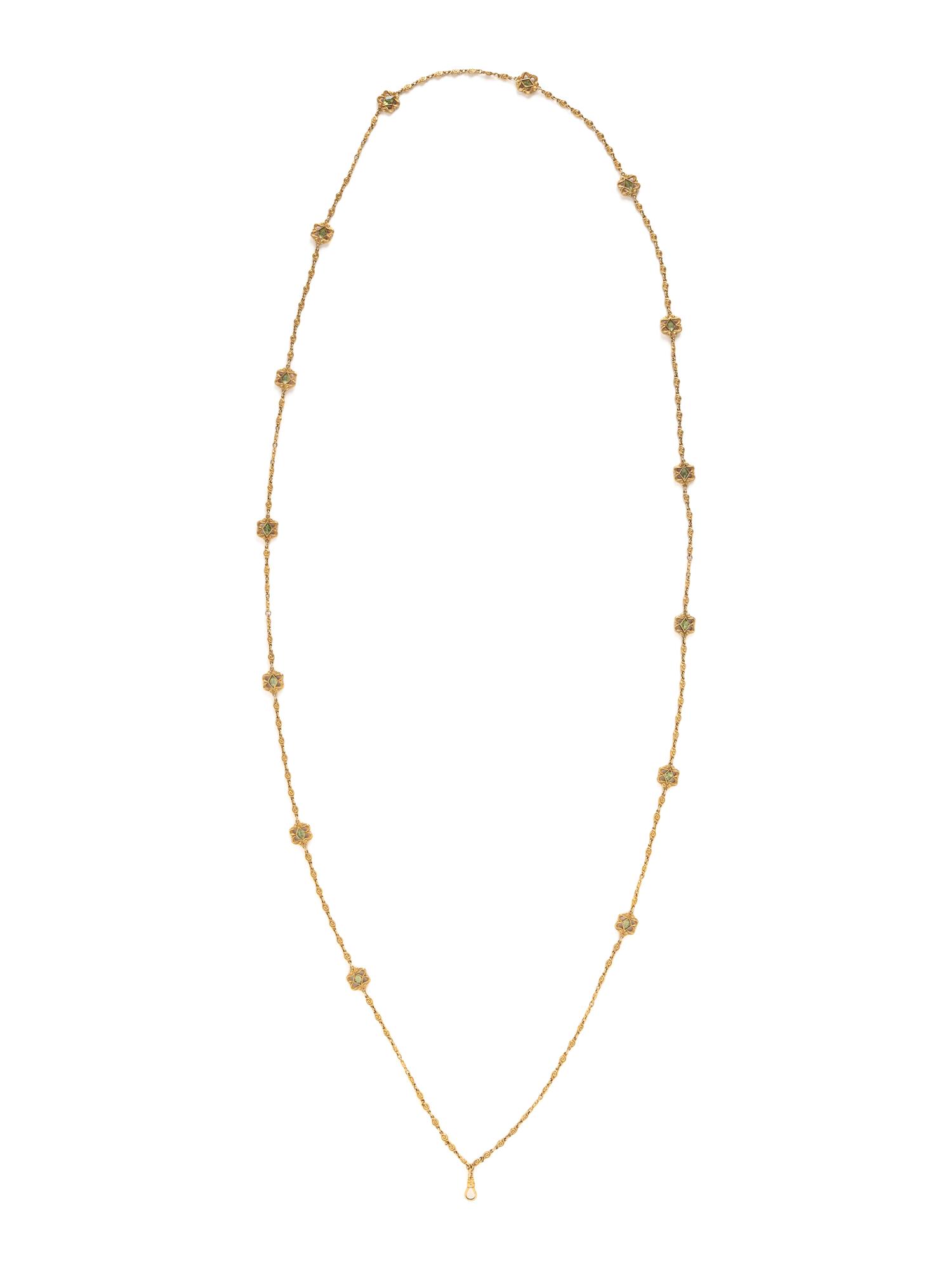 ART NOUVEAU, YELLOW GOLD AND PERIDOT FOB CHAIN