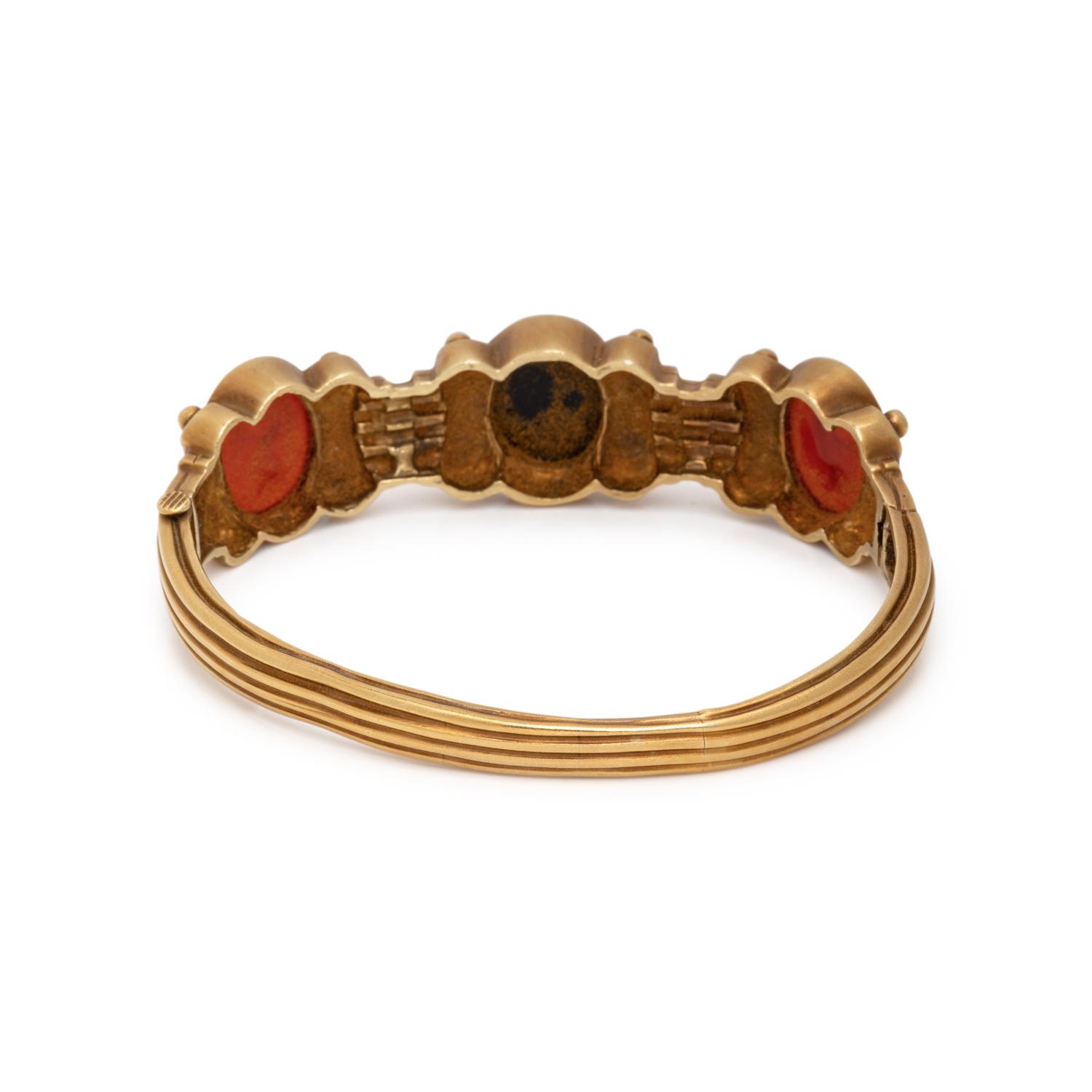 YELLOW GOLD AND HARDSTONE INTAGLIO BANGLE BRACELET