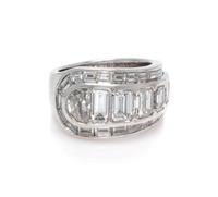 A Platinum and Diamond Ring, 11.10 dwts