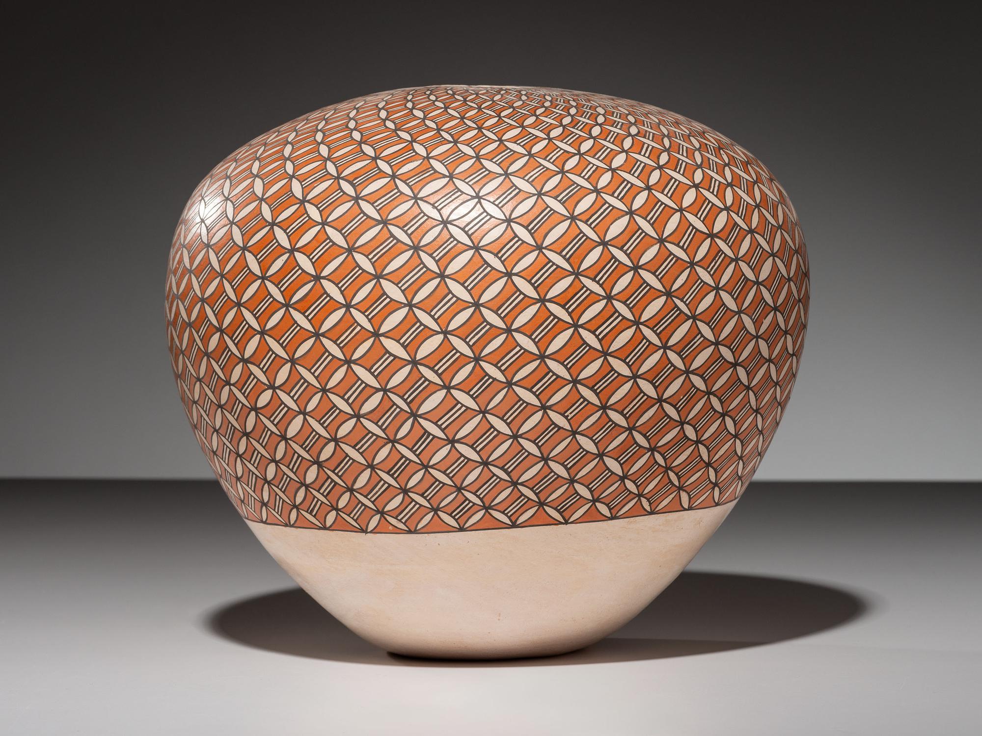 Fine Line Large Pottery Seed Jar