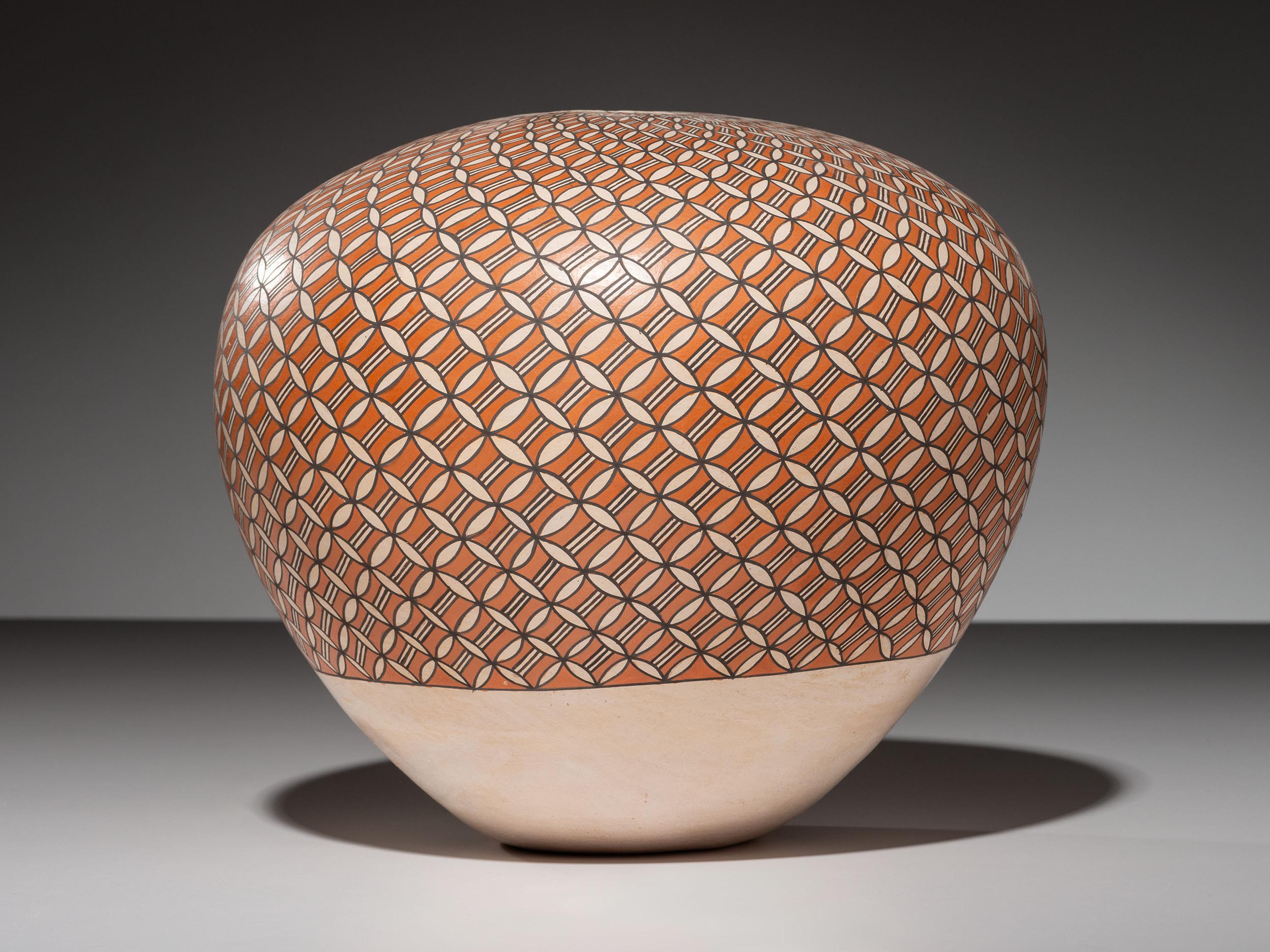 Fine Line Large Pottery Seed Jar