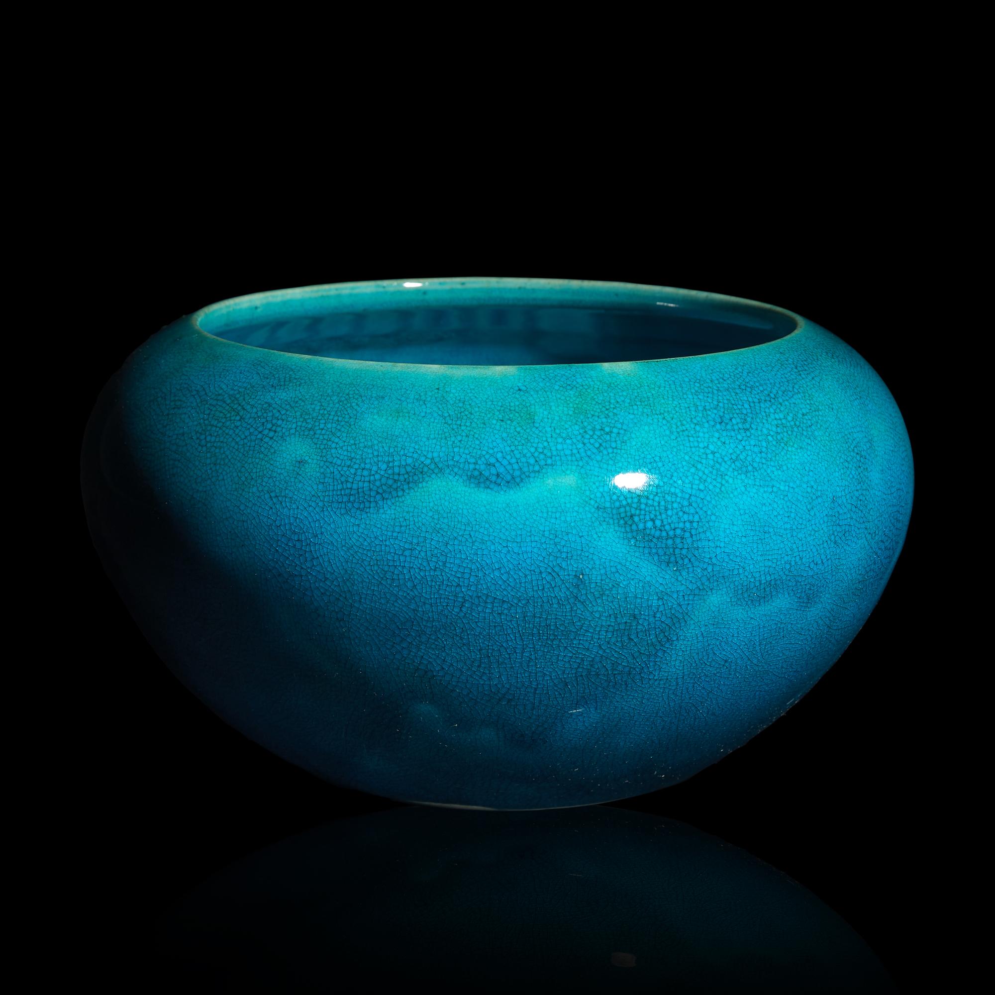 A Chinese Turquoise-Glazed Porcelain "Alms Bowl", 18th/19th Century 清中期 孔雀綠釉缽