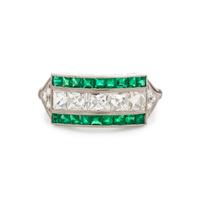 DIAMOND AND EMERALD RING