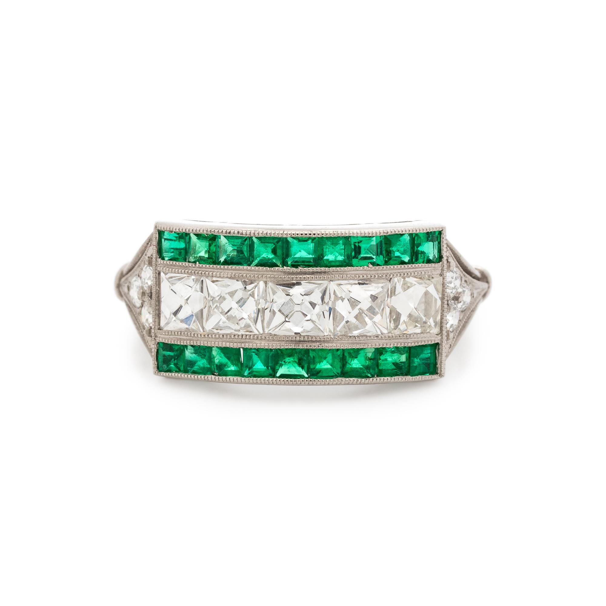 DIAMOND AND EMERALD RING