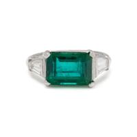 EMERALD AND DIAMOND RING