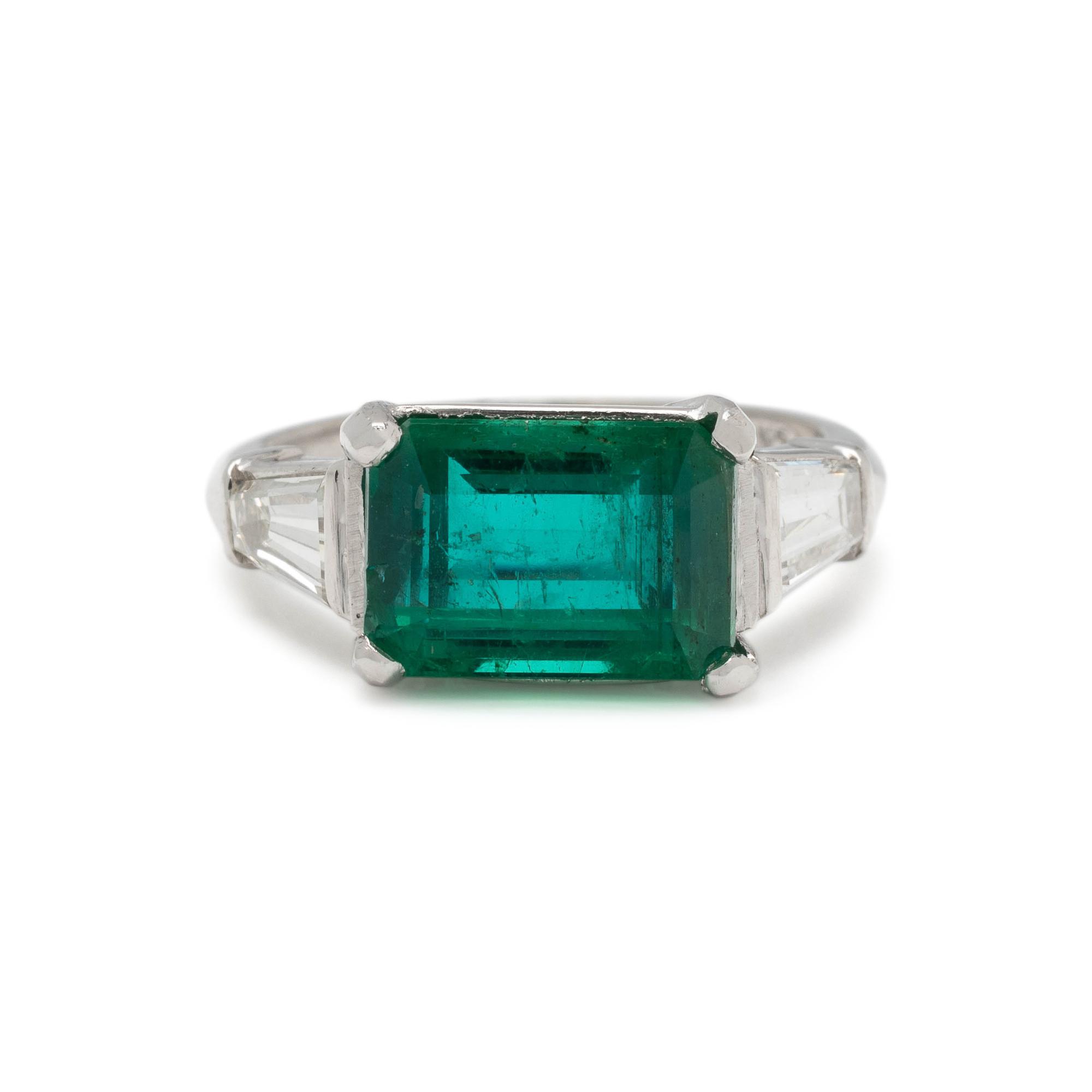 EMERALD AND DIAMOND RING