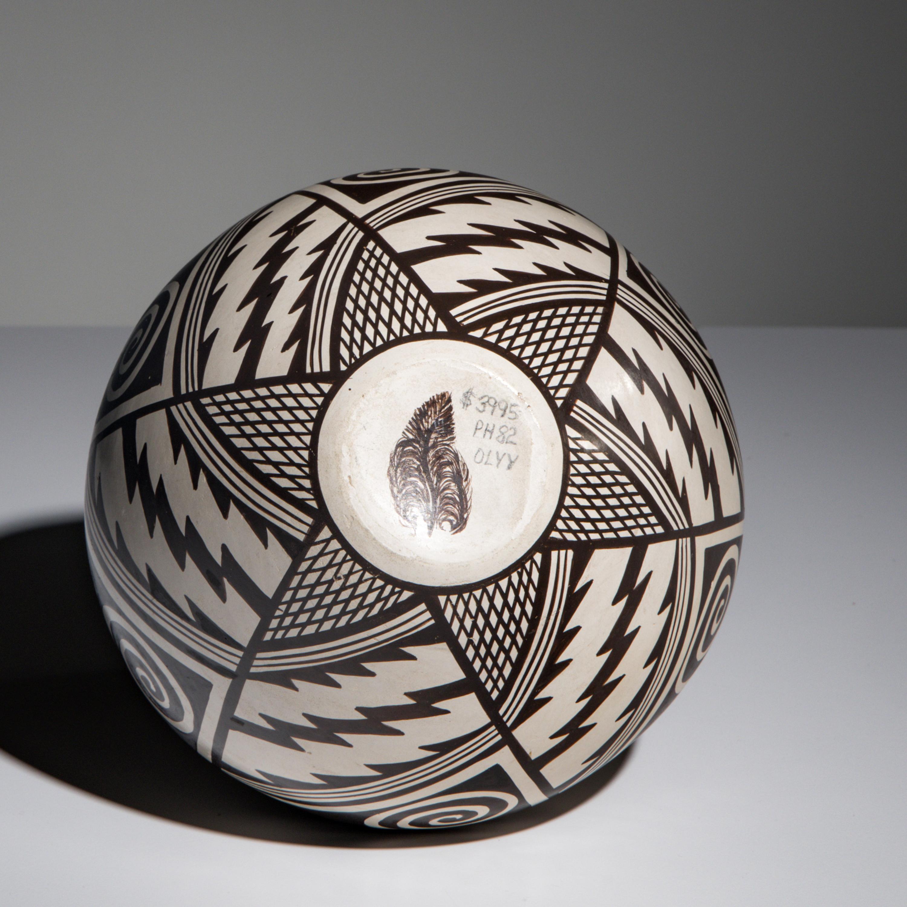 Helen Naha (Hopi-Tewa, 1922-1993) — Pottery Jar, Awatovi Star Design