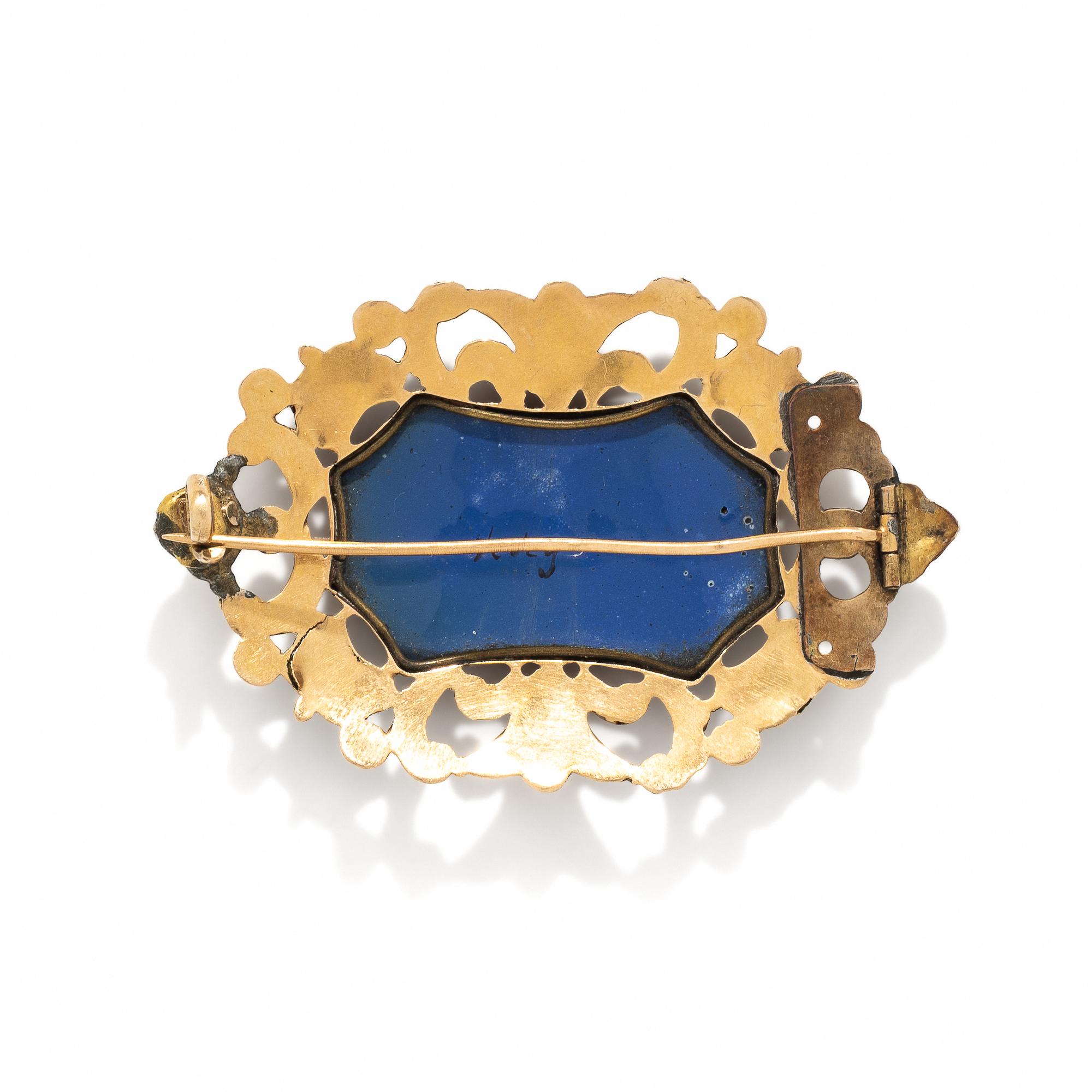 ANTIQUE, PAINTED PORCELAIN, ENAMEL, AND YELLOW GOLD BROOCH
