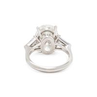 A SUPERB DIAMOND RING