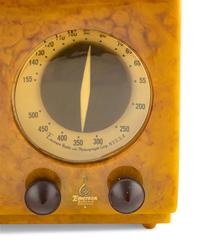 An Emerson Patriot Aristocrat 400 Radio