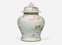 A Chinese famille verte-decorated jar and cover 硬彩蓋罐