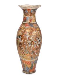 A Large Japanese Kutani Porcelain Vase