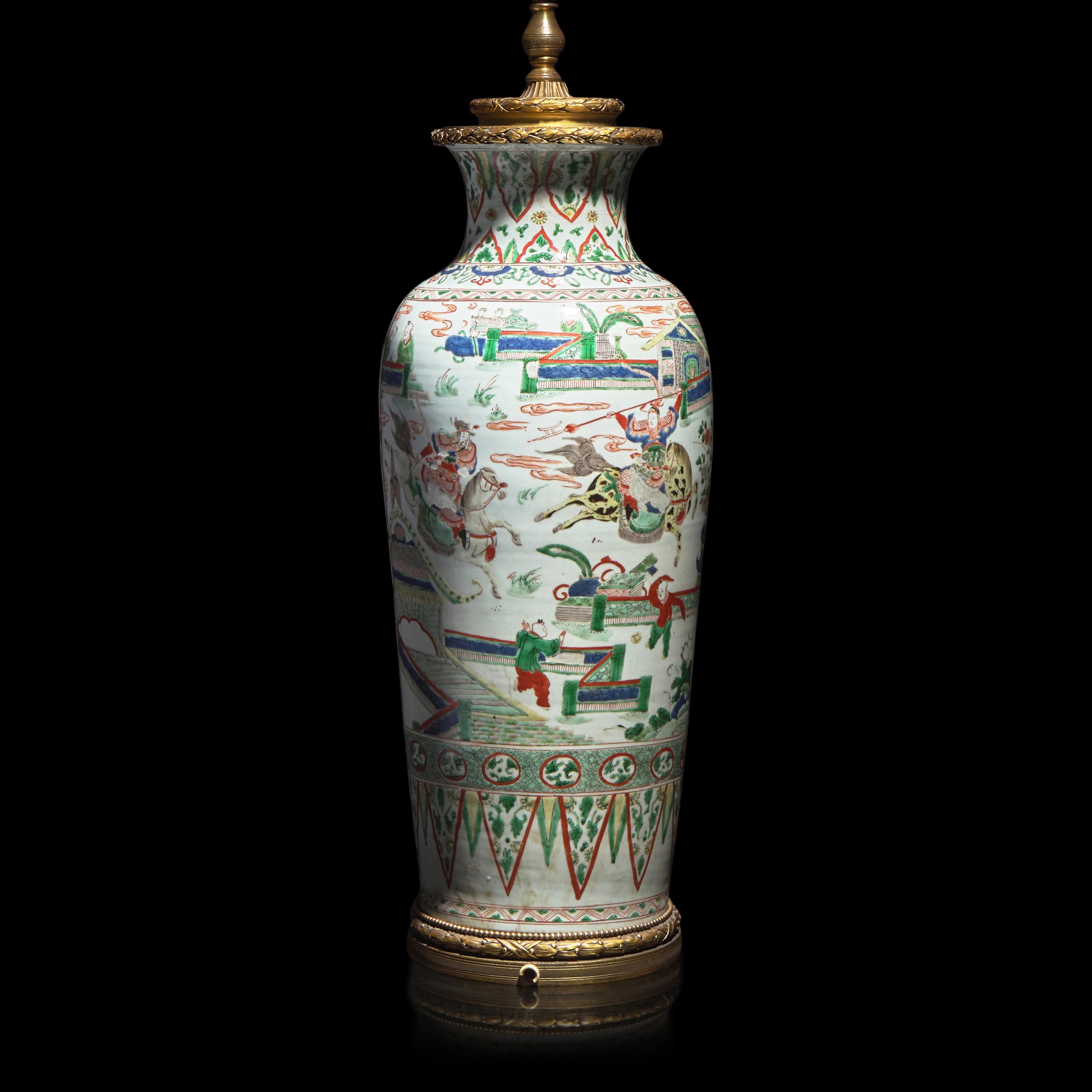A Large Chinese Famille Verte Vase, Kangxi Period — 清康熙 五彩刀馬圖棒槌瓶