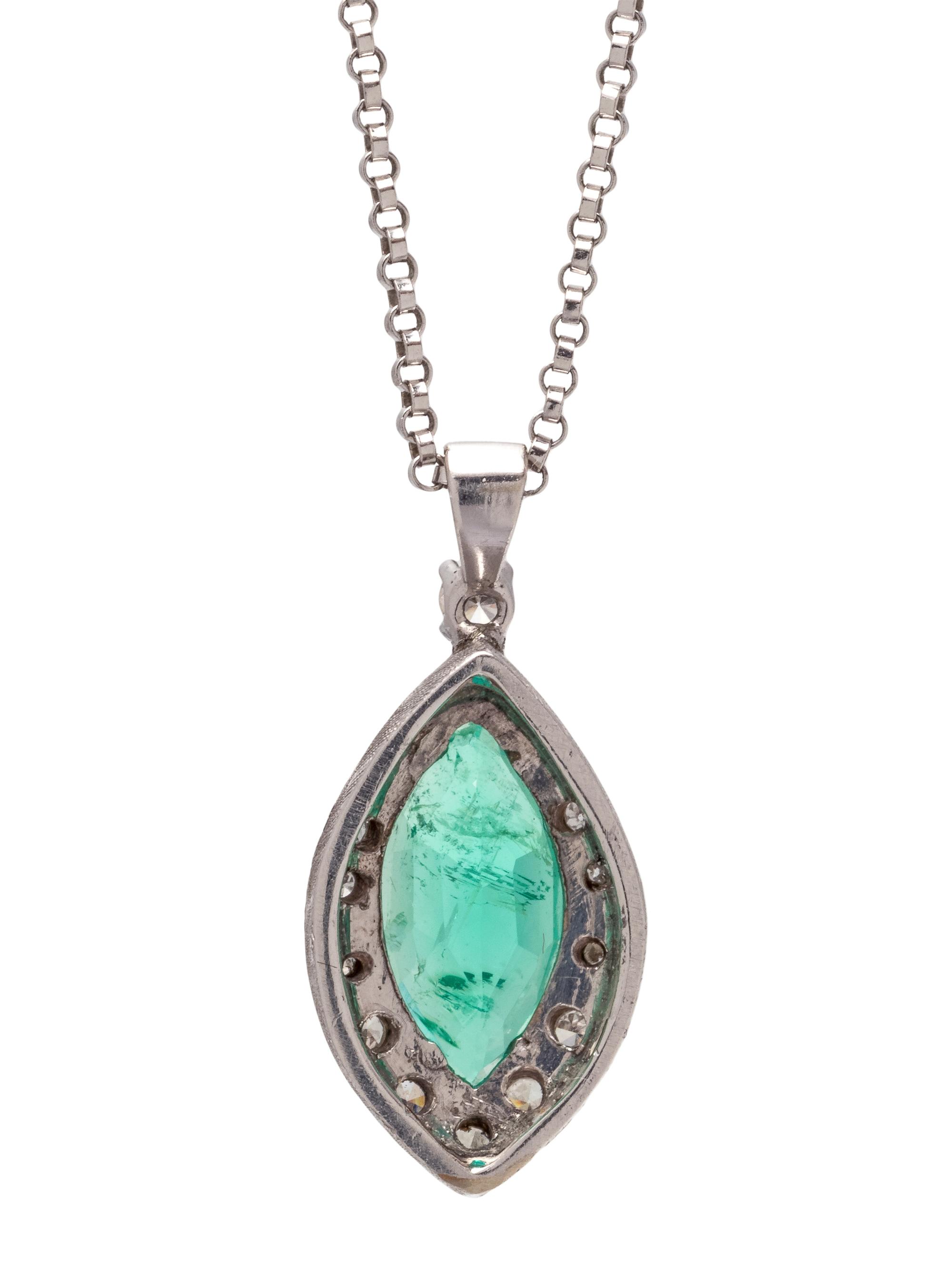 EMERALD AND DIAMOND PENDANT/NECKLACE