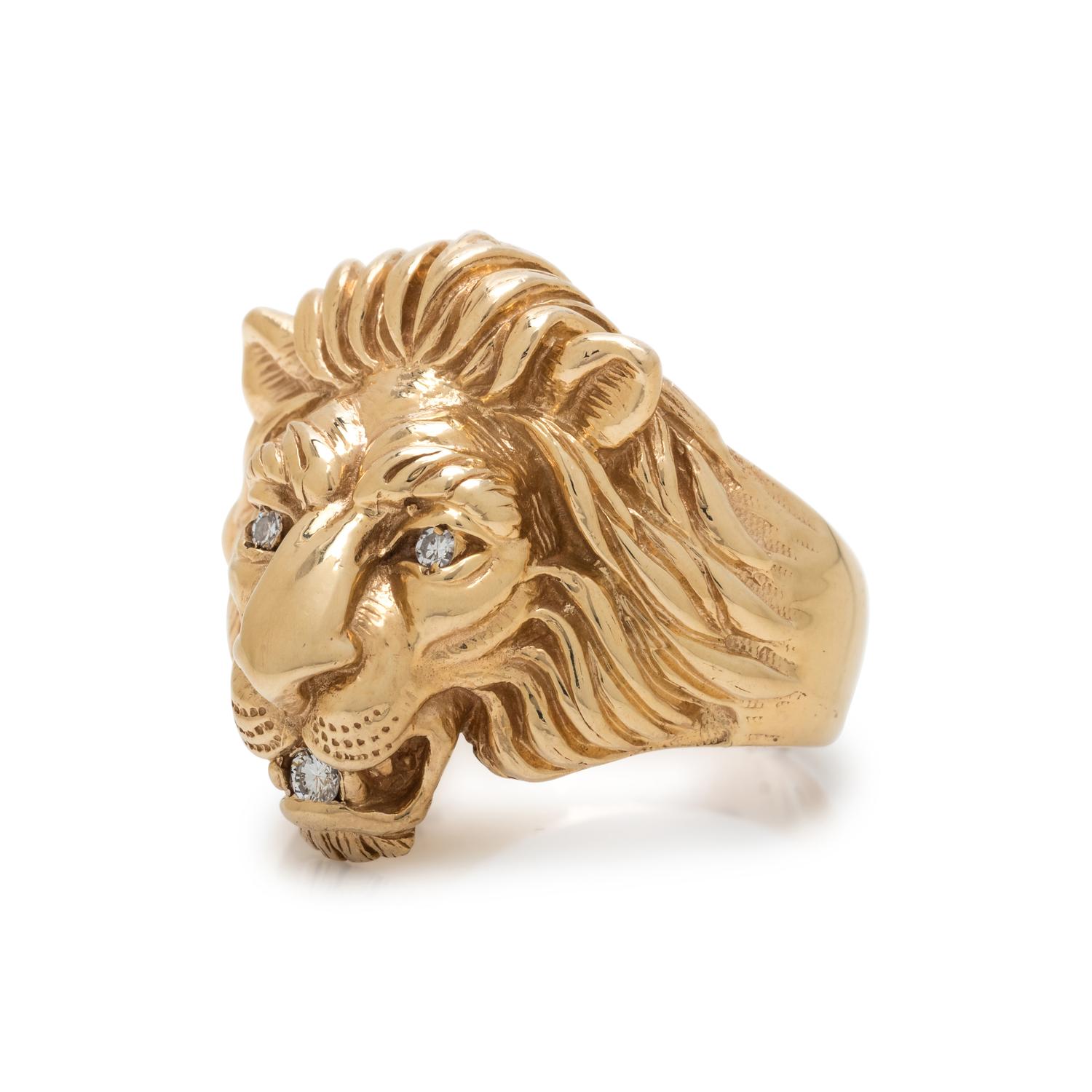 YELLOW GOLD AND DIAMOND LION RING