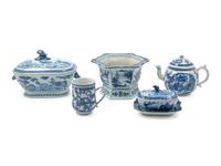 Five Chinese Export Blue and White Porcelain Articles