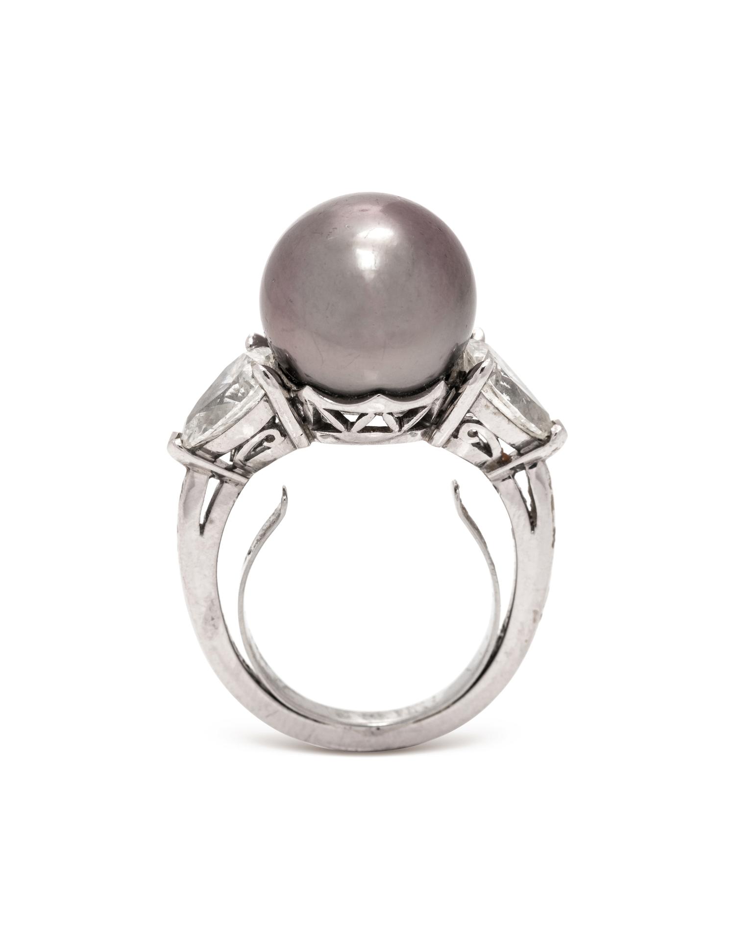 CULTURED PEARL AND DIAMOND RING