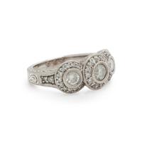 WHITE GOLD AND DIAMOND RING