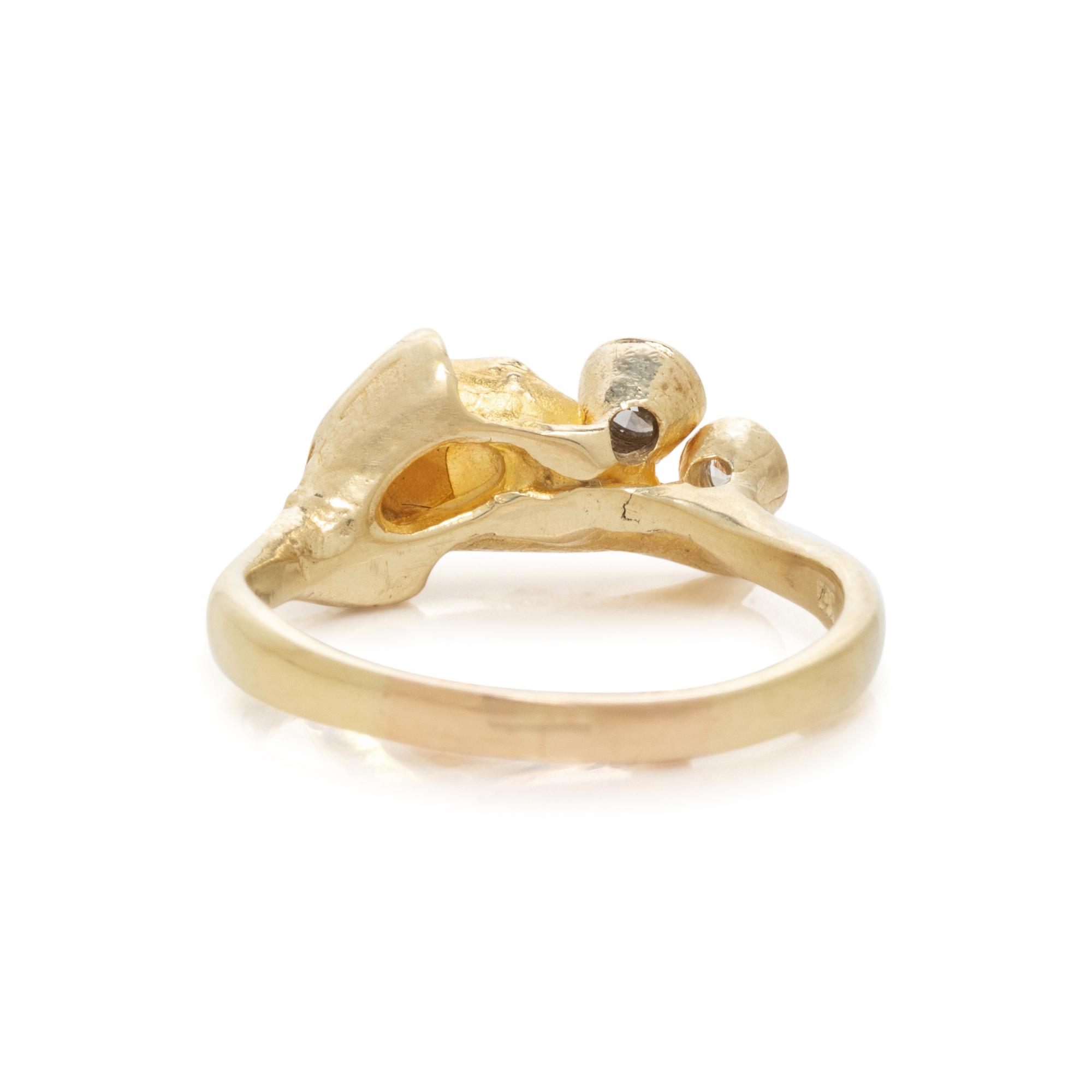 YELLOW GOLD AND DIAMOND RING