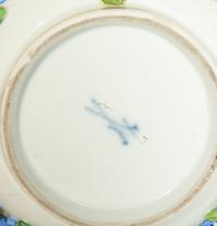A Meissen Porcelain Covered Bowl with Periwinkle Flowers