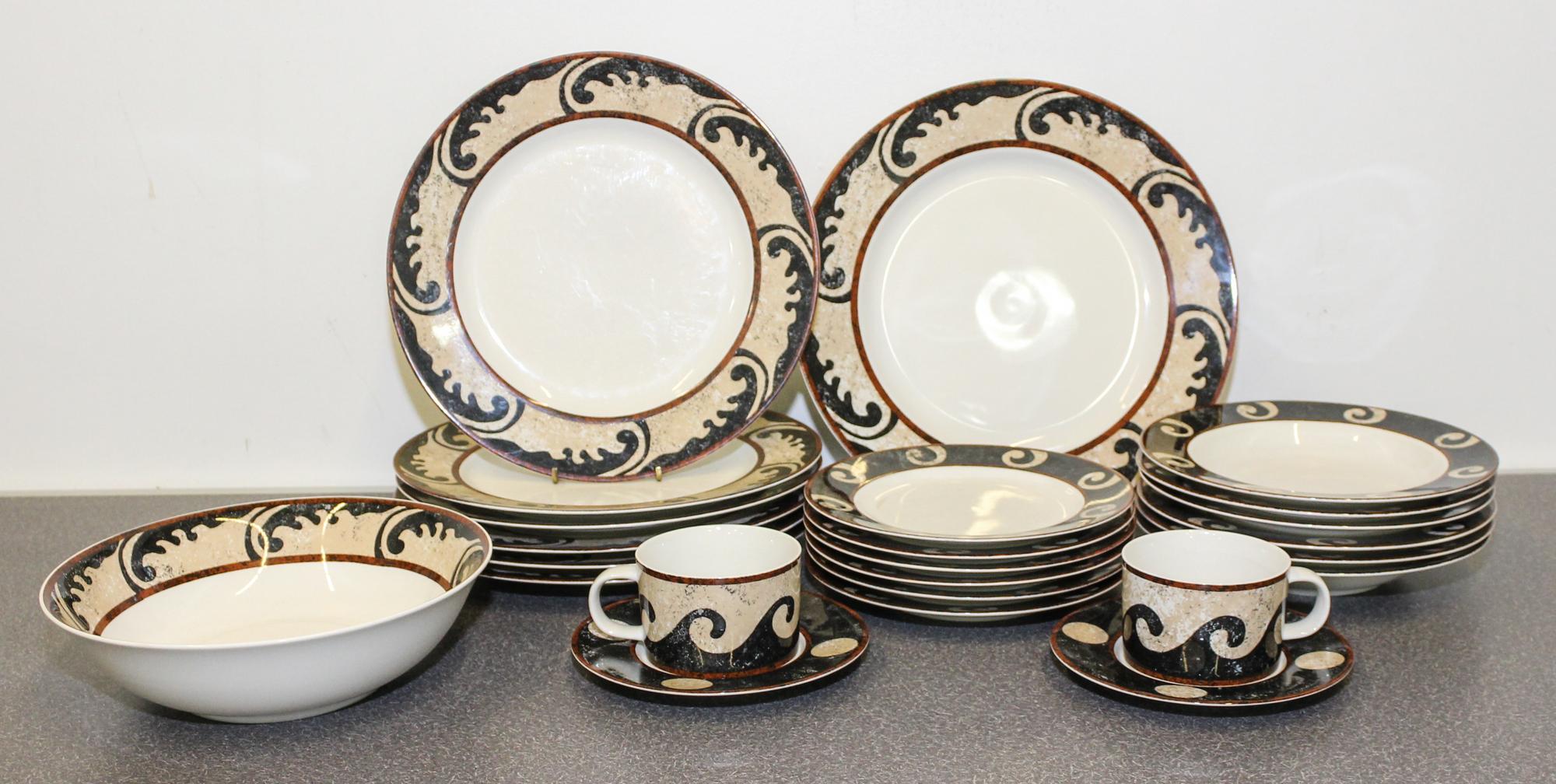 A Contemporary Dinner Service, Sasaki Diameter of dinner plate 10 3/4 inches.