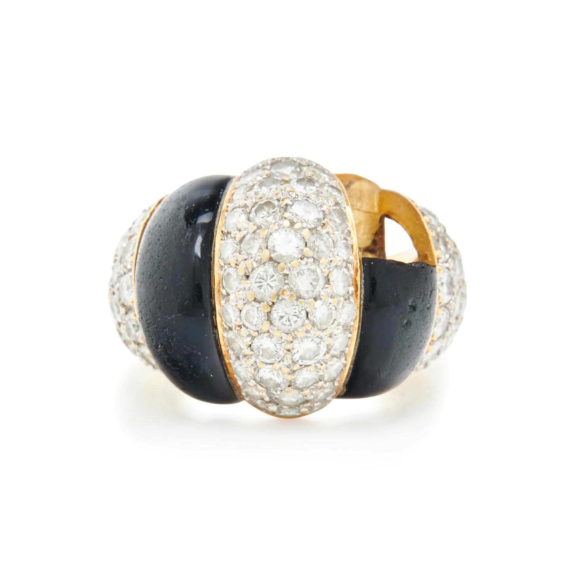 YELLOW GOLD, ONYX, AND DIAMOND RING