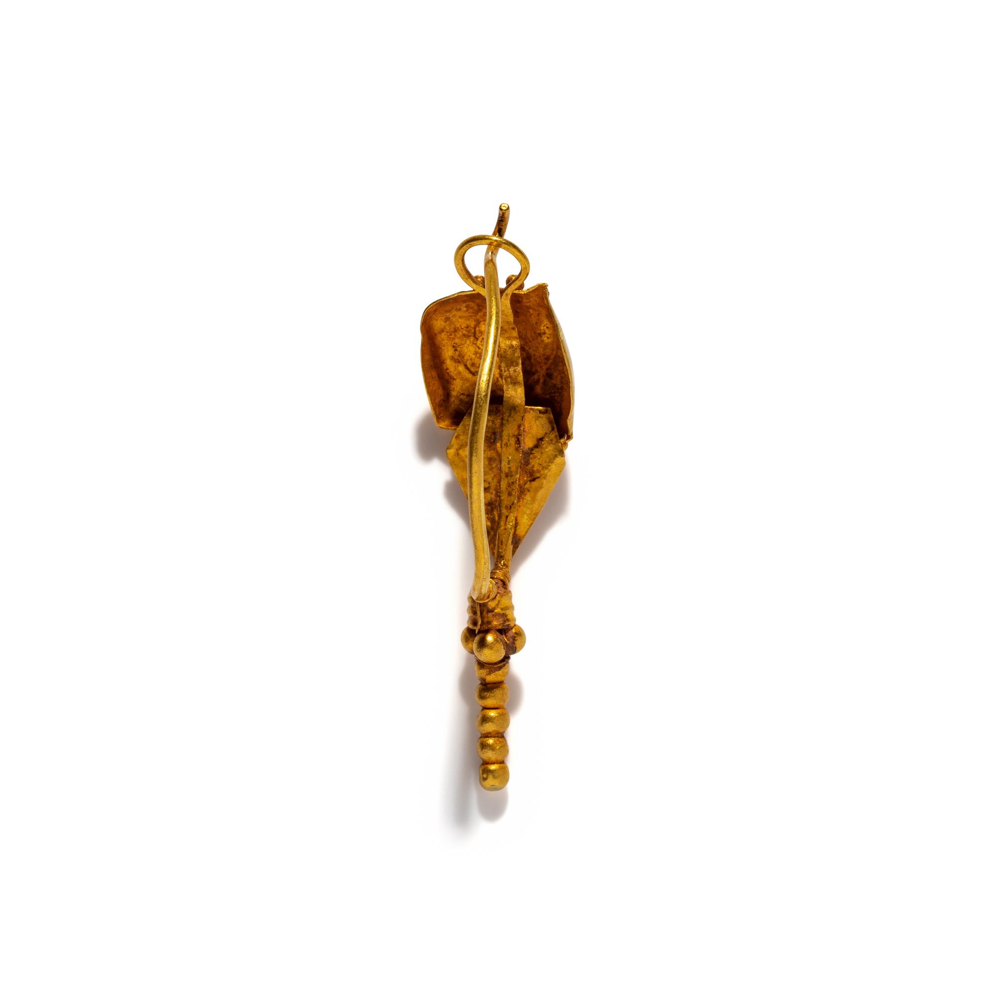 A Roman Gold Earring