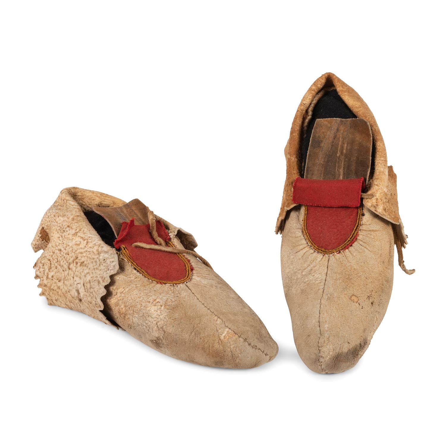 Cree Hide Soft-Soled Moccasins