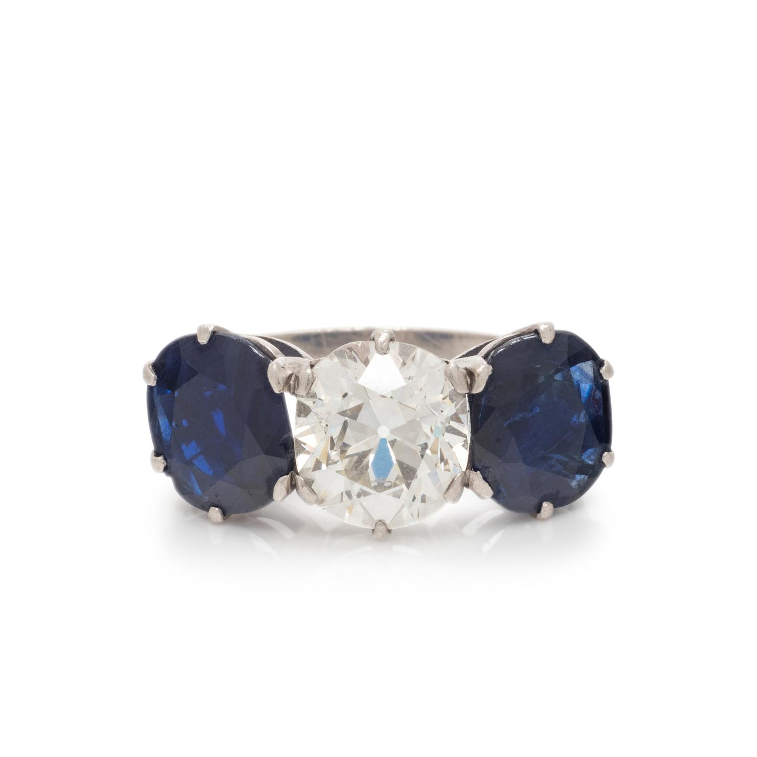 DIAMOND AND SAPPHIRE RING