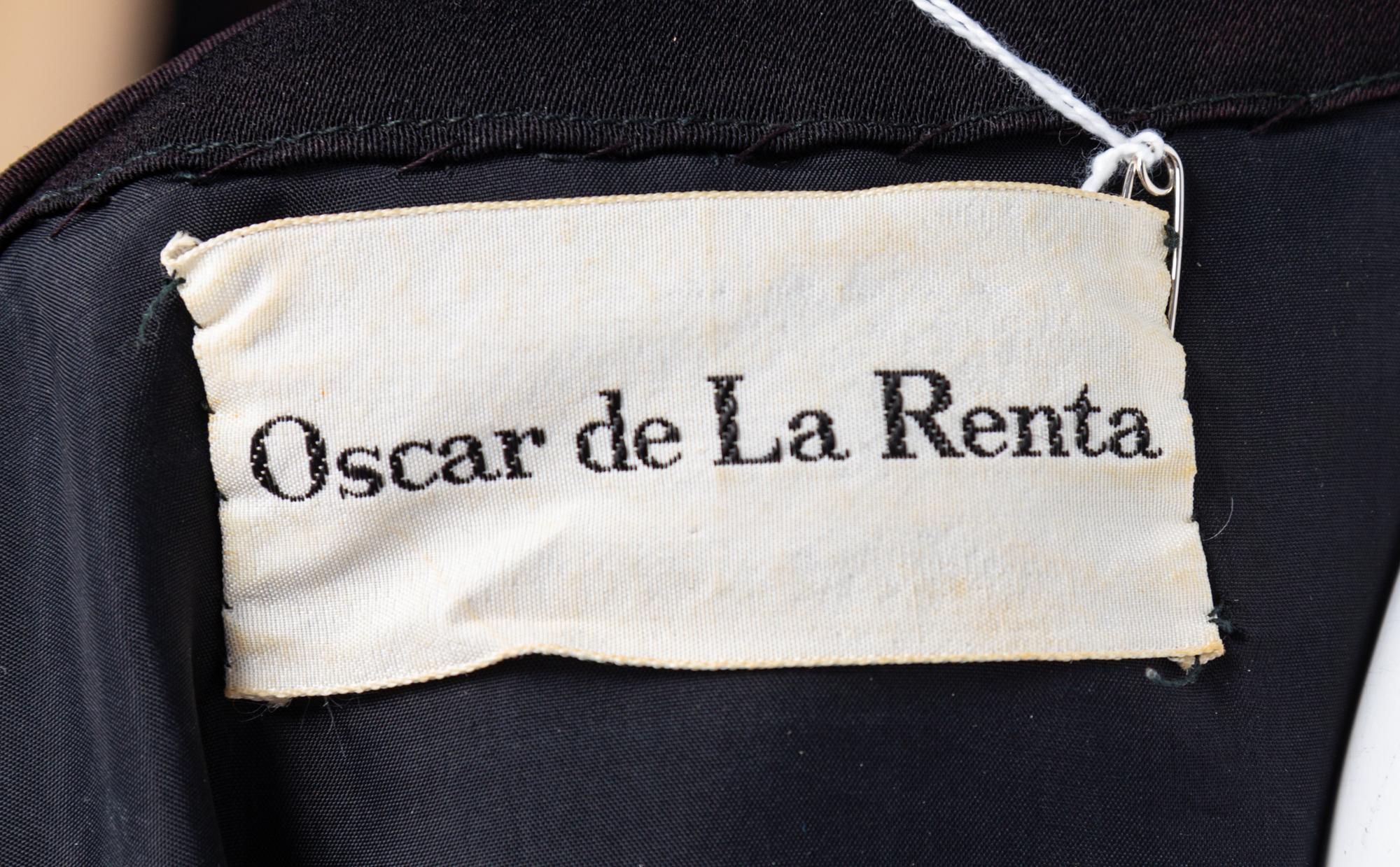 An Oscar de la Renta Black Evening Dress, No size.