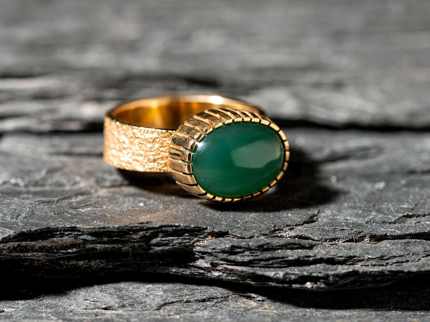 18K Gold and Jade Ring