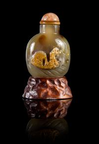 A Carved Agate Snuff Bottle — LATE QING DYNASTY