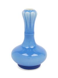 A Chinese Clair-de-Lune Glazed Porcelain Garlic Head Vase