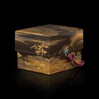 A Japanese lacquer fitted incense game box decorated with rider and attendant on a shore 日本时绘漆盒一件 Meiji period ??