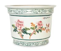 A Chinese Export Porcelain Jardinière