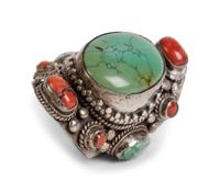 A Silver and Turquoise Cabochon Ring