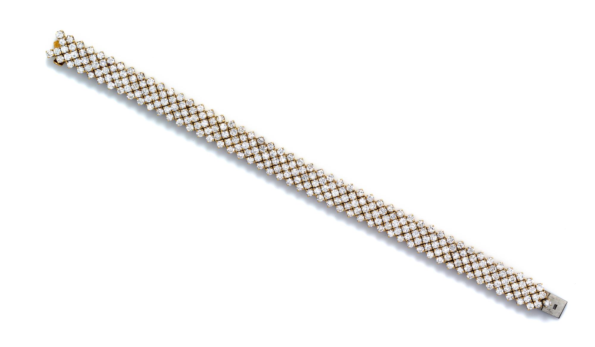 An 18 Karat Yellow Gold and Diamond Bracelet, 31.30 dwts.
