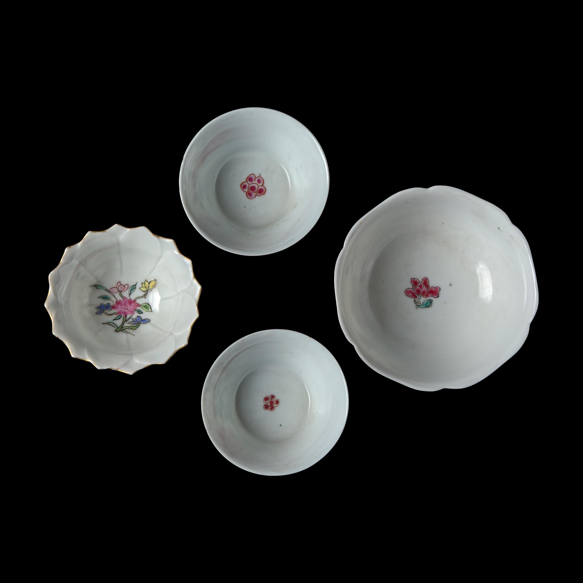 Eight Assorted Chinese Famille Rose Tea Bowls and Saucers, Qianlong Period 清乾隆 粉彩茶具一組八件