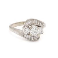 DIAMOND AND WHITE GOLD RING