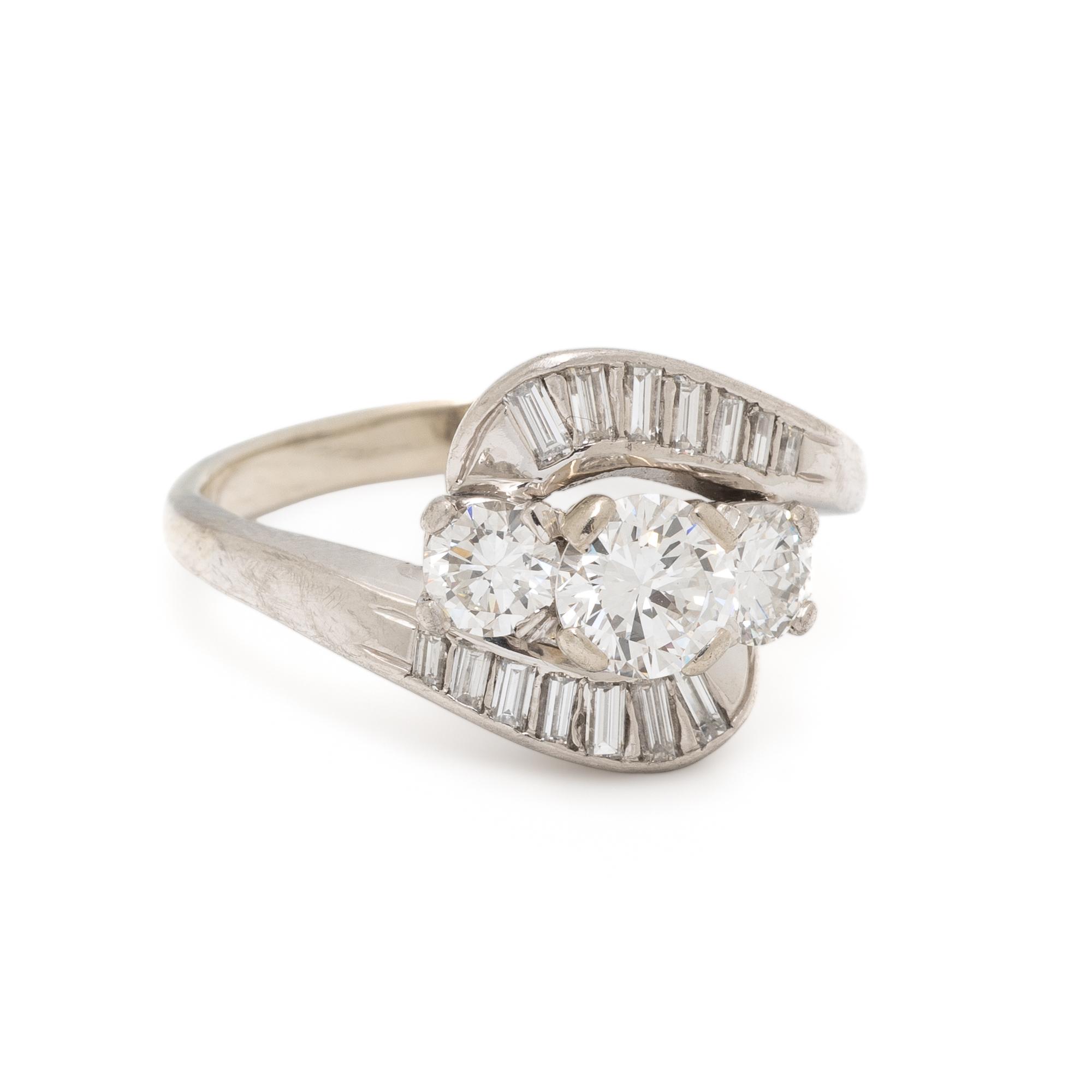 DIAMOND AND WHITE GOLD RING