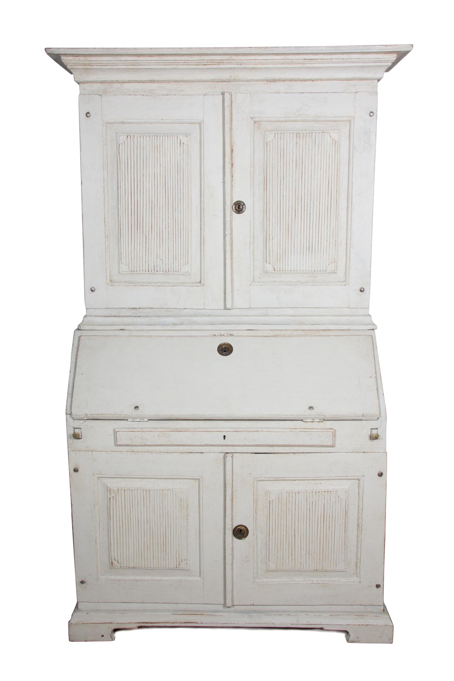 A Swedish White-Painted Secretary Bookcase Height 74 1/2 x width 44 1/4 x depth 21 1/4 inches. — LATE 19TH/EARLY 20TH CENTURY