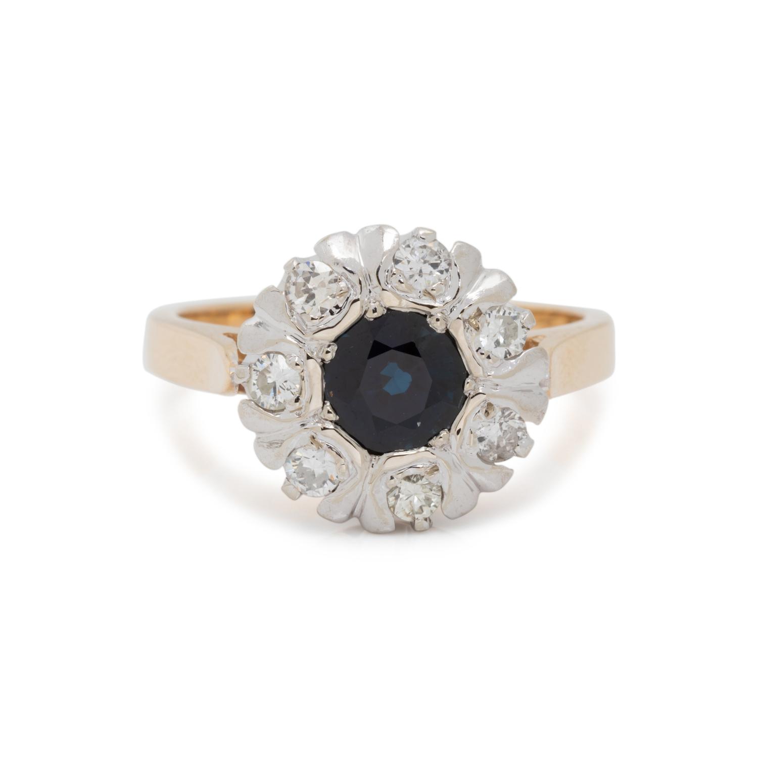 SAPPHIRE AND DIAMOND RING