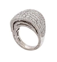 An 18 Karat White Gold and Diamond Ring, 16.30 dwts.