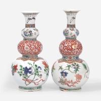 A pair of Chinese famille verte-decorated porcelain triple-gourd vases 五彩三层葫芦形瓶一对 Kangxi period ???
