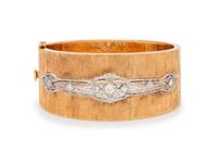 YELLOW GOLD, PLATINUM AND DIAMOND BANGLE BRACELET