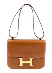 An Hermes 24cm Tan Constance Epsom Handbag, 9" x 7" x 1.5"; Strap drop: 8.5".