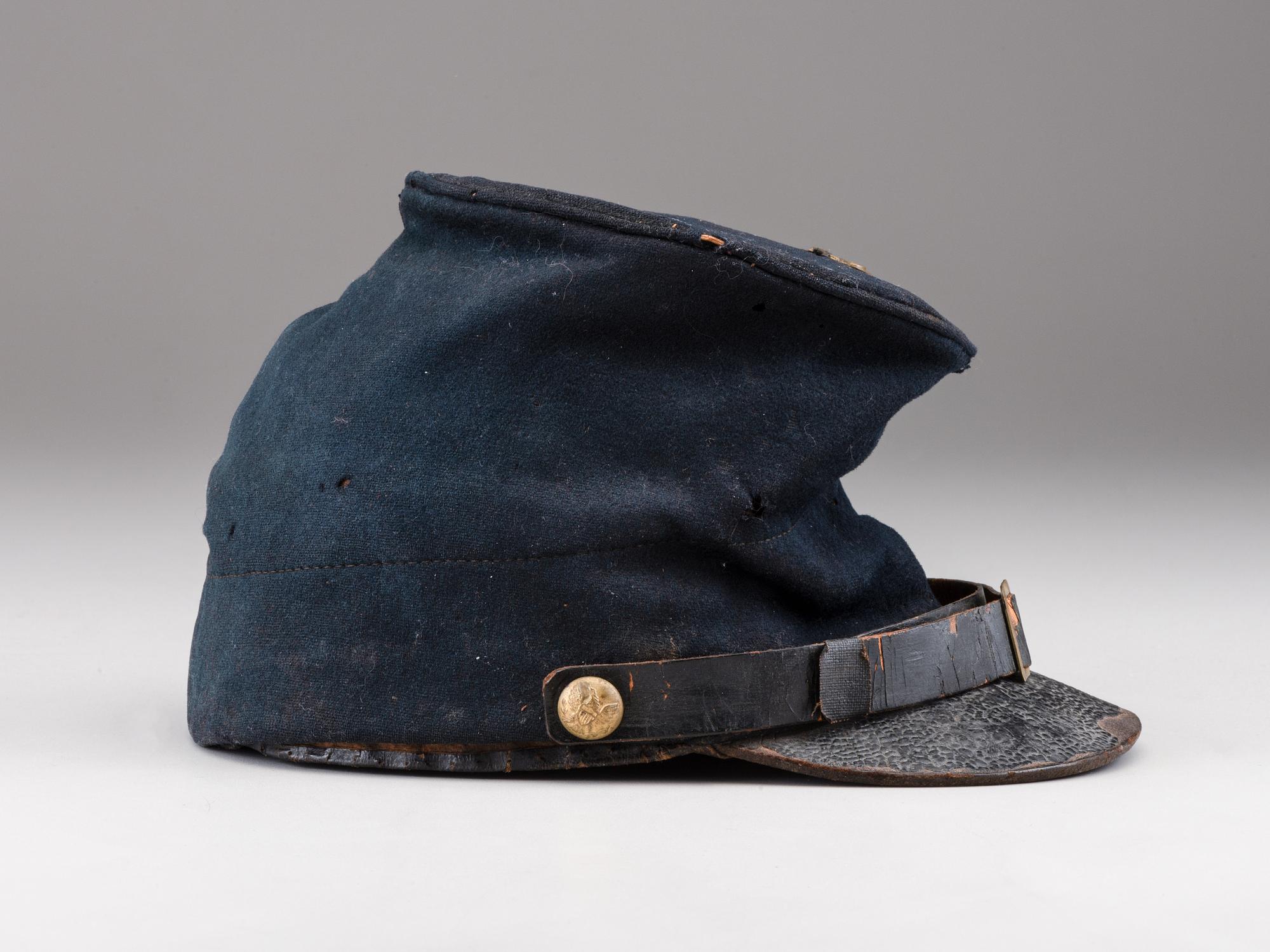 [CIVIL WAR]. 52nd Massachusetts Volunteers forage cap and tinware.