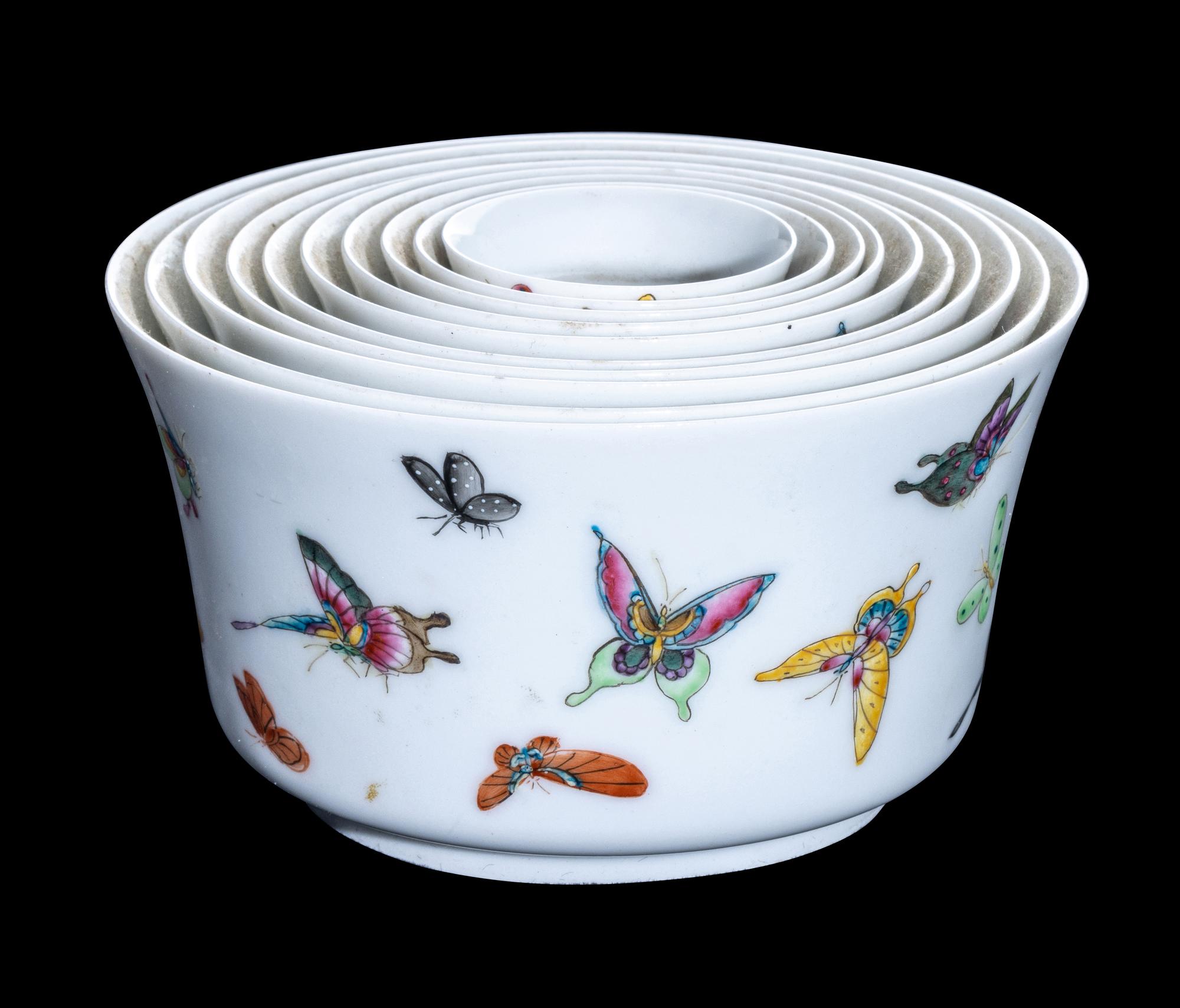 A Set of 10 Chinese Famille Rose Porcelain Cups