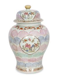 Two Associated Chinese Export Porcelain Jars