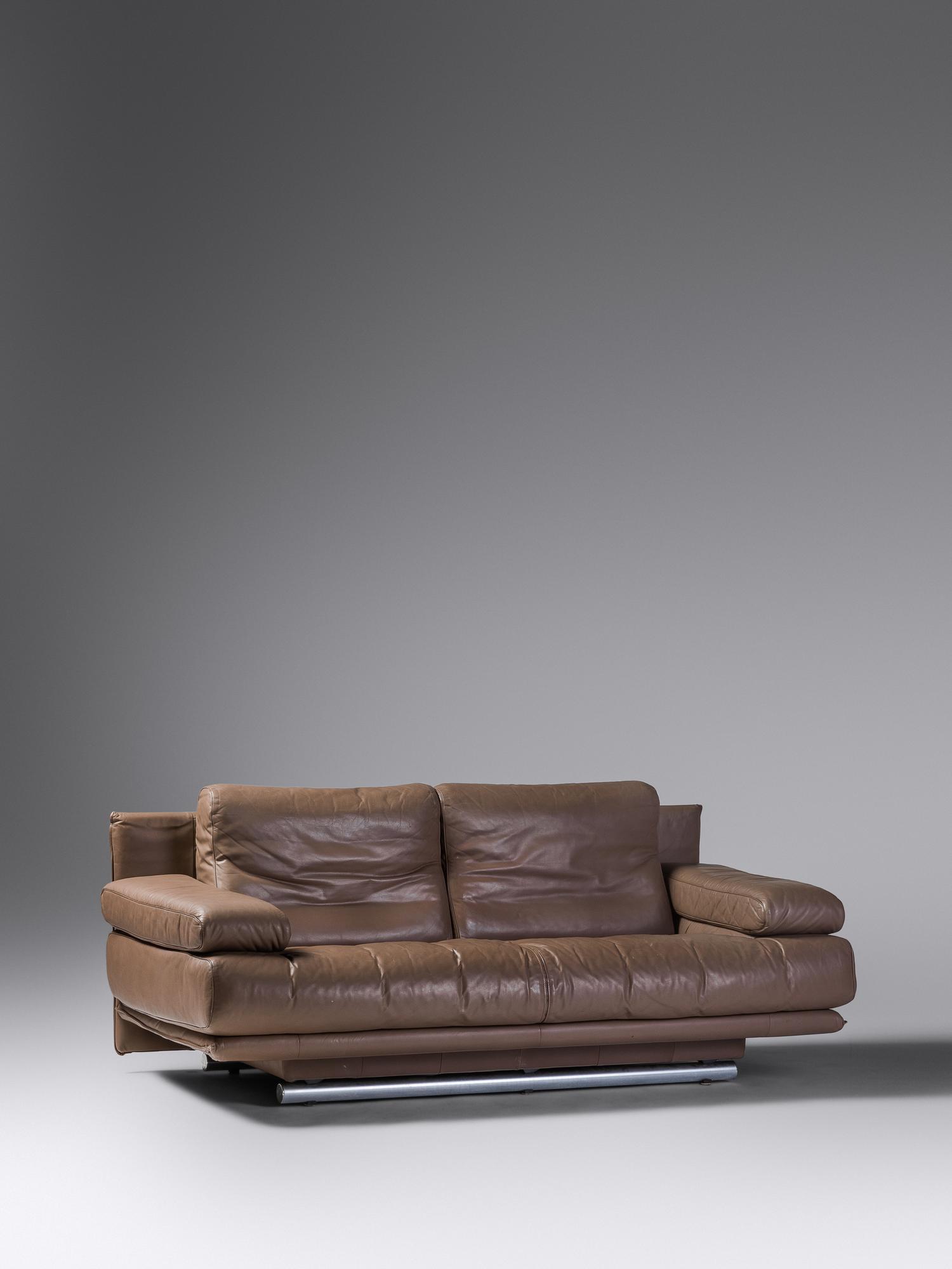 Benz Linear Settee Mann Designs, USA